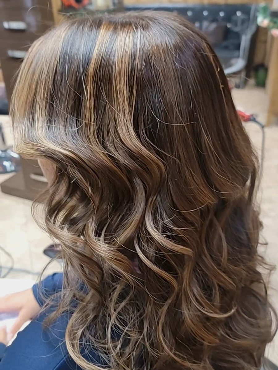 Trabajo destacado de secado dominicano en Mía Beauty Boutique